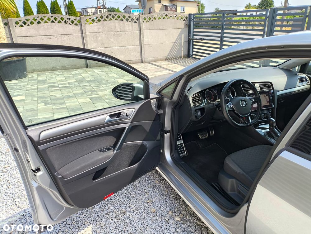 Volkswagen Golf - 11