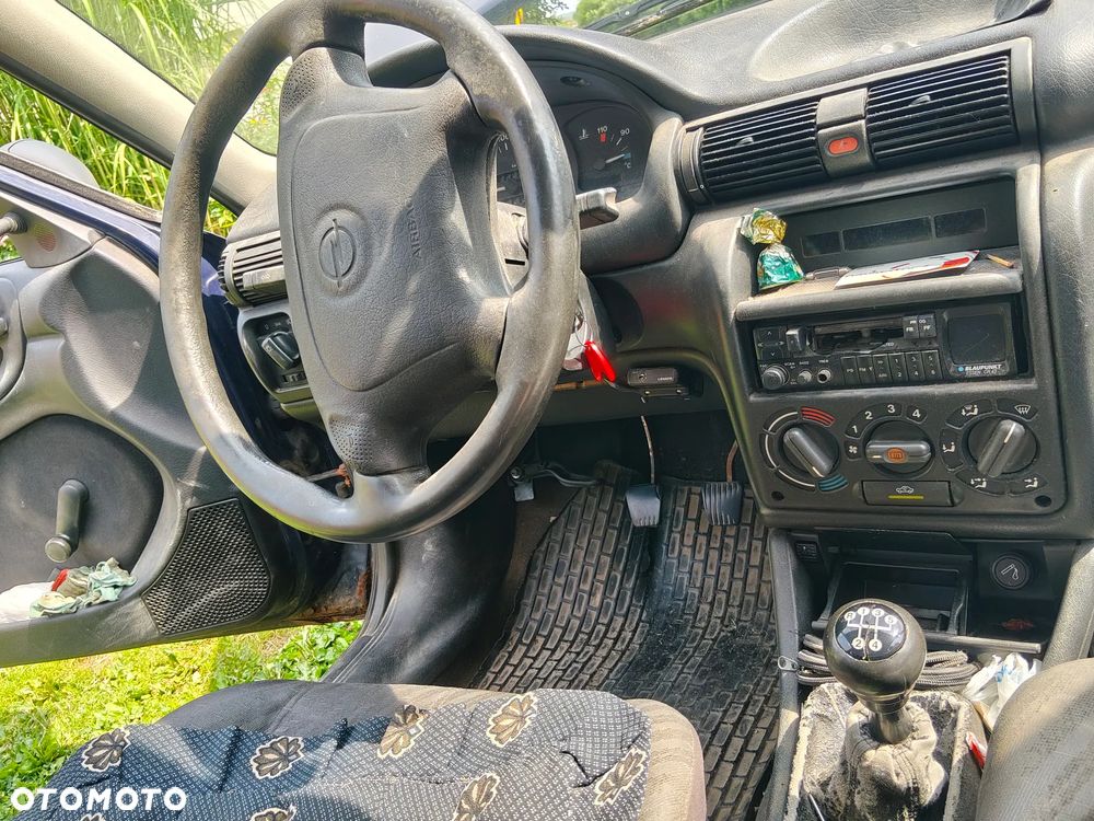 Opel Astra 1.4 Base - 8