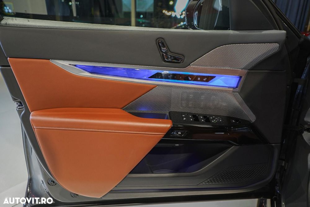 BMW Seria 7 740d xDrive MHEV - 29