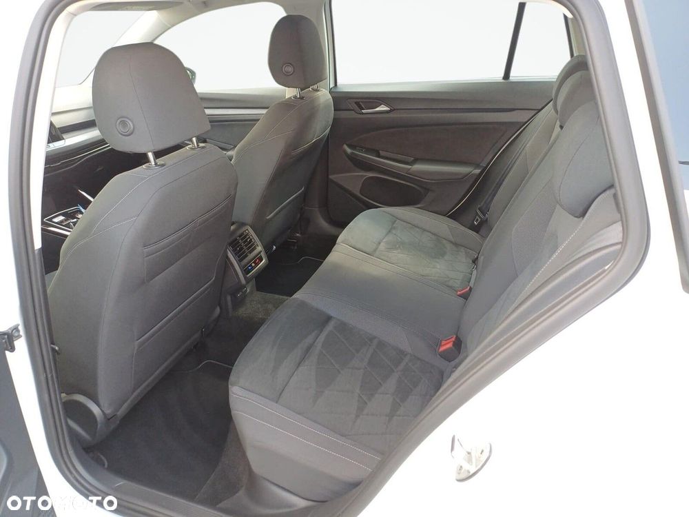 Volkswagen Golf - 10