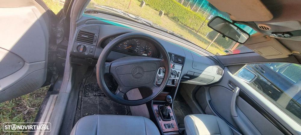 Mercedes-Benz C 200 D Elegance - 8