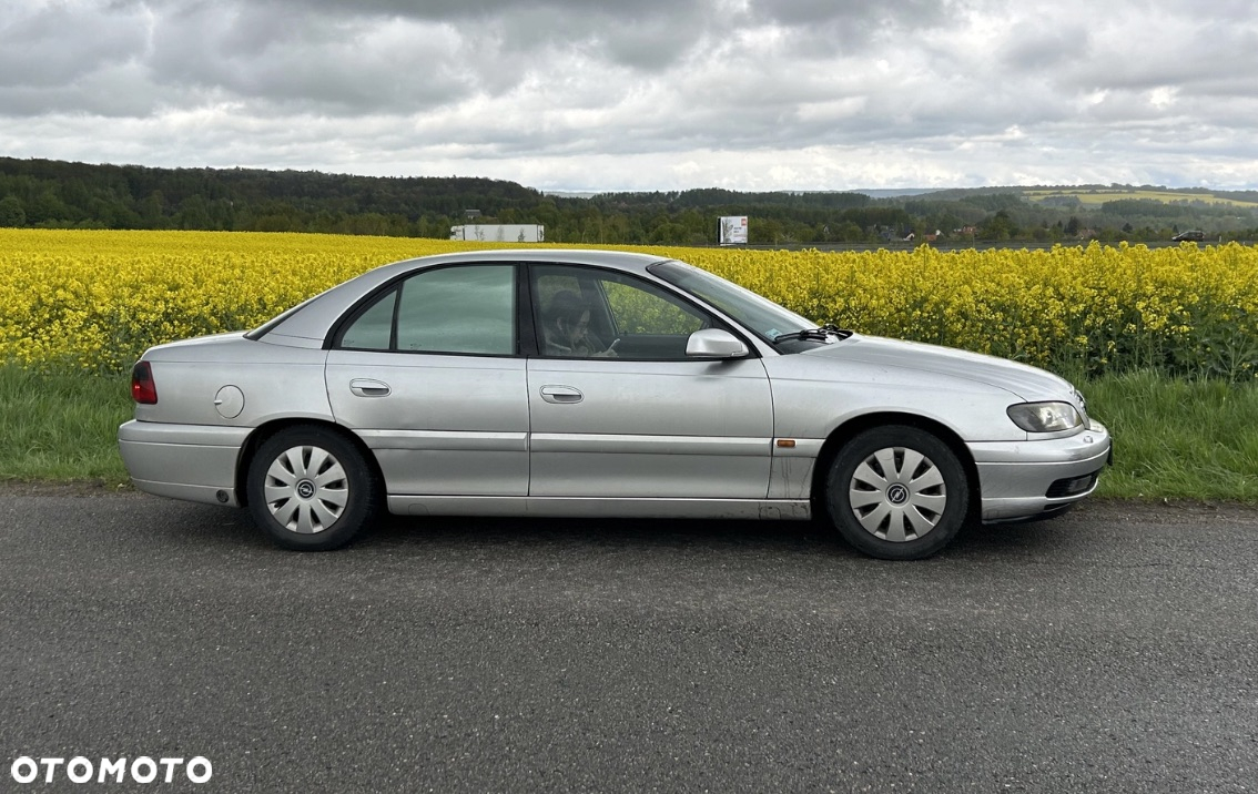 Opel Omega 2.2 Elegance - 4