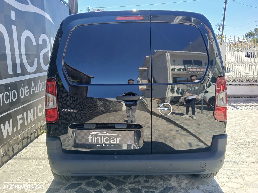 Opel COMBO 3L - 6
