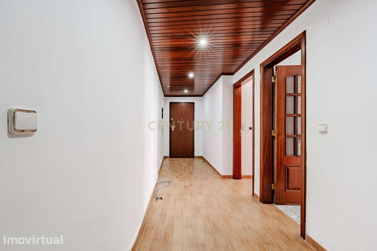 Apartamento T4 em Santa Marta do Pinhal - Grande imagem: 3/42