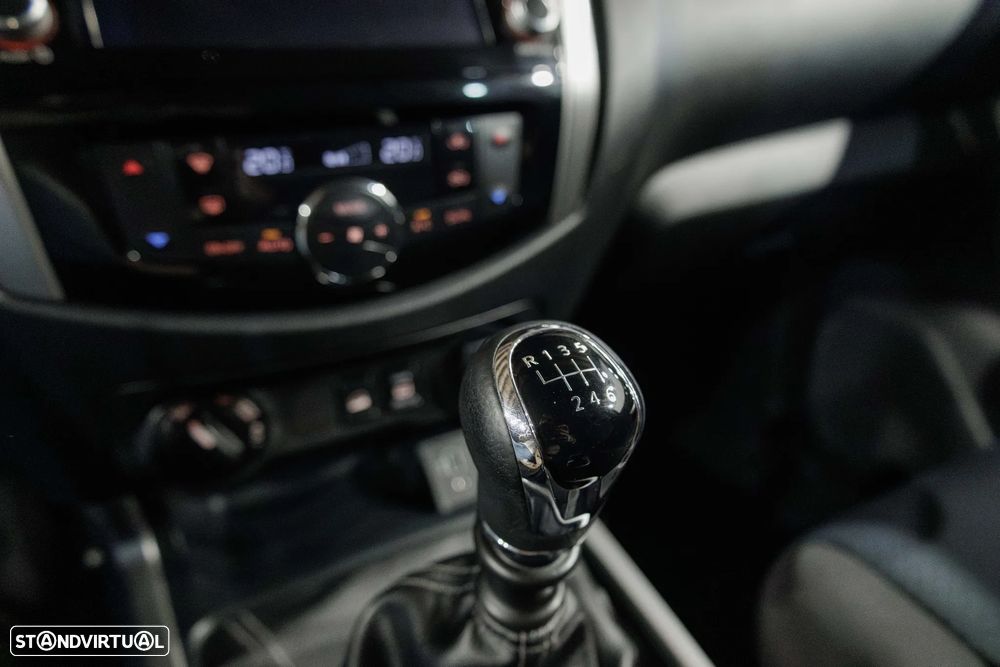 Nissan Navara 2.3 dCi CD 4WD | IVA Dedutível - 24