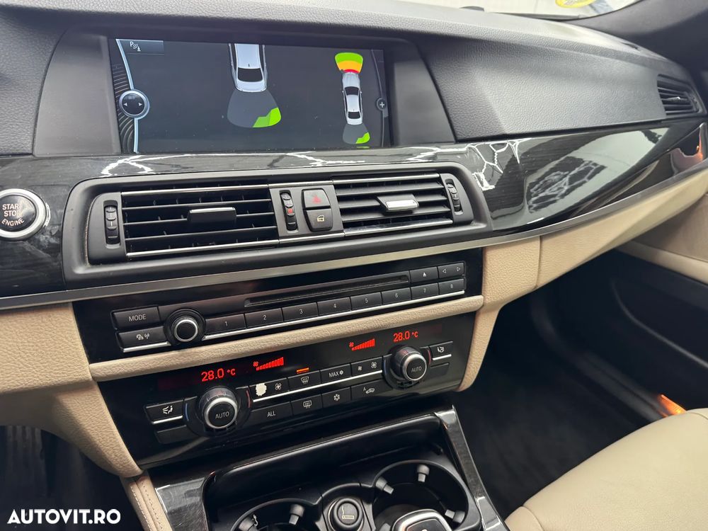 BMW Seria 5 520d Aut. - 25