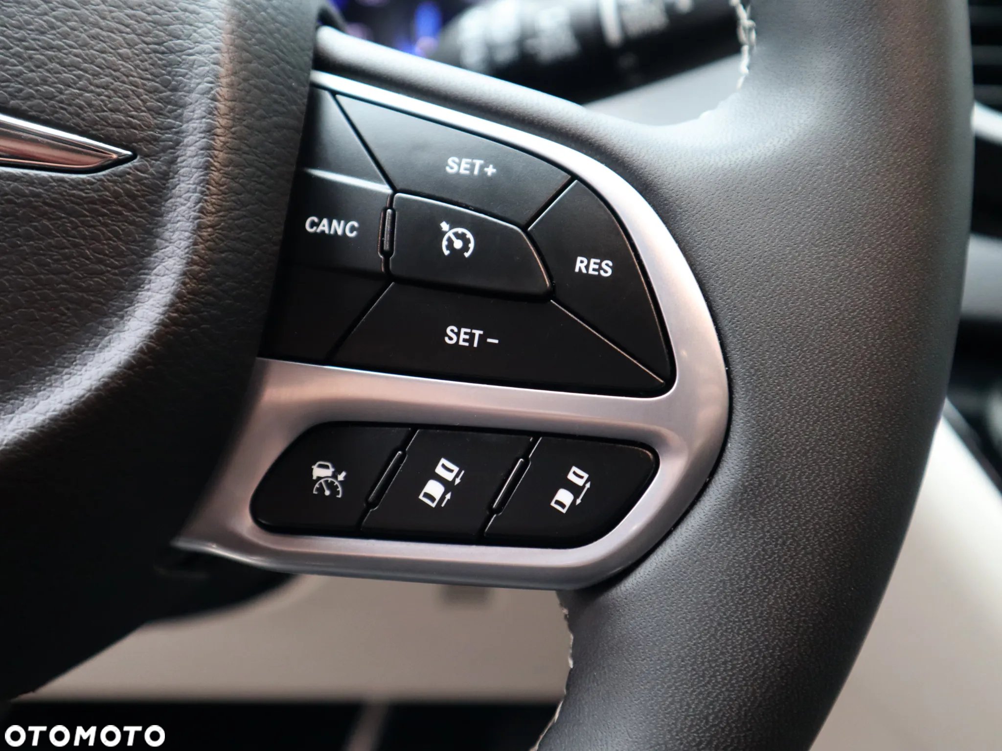 Chrysler Pacifica - 19