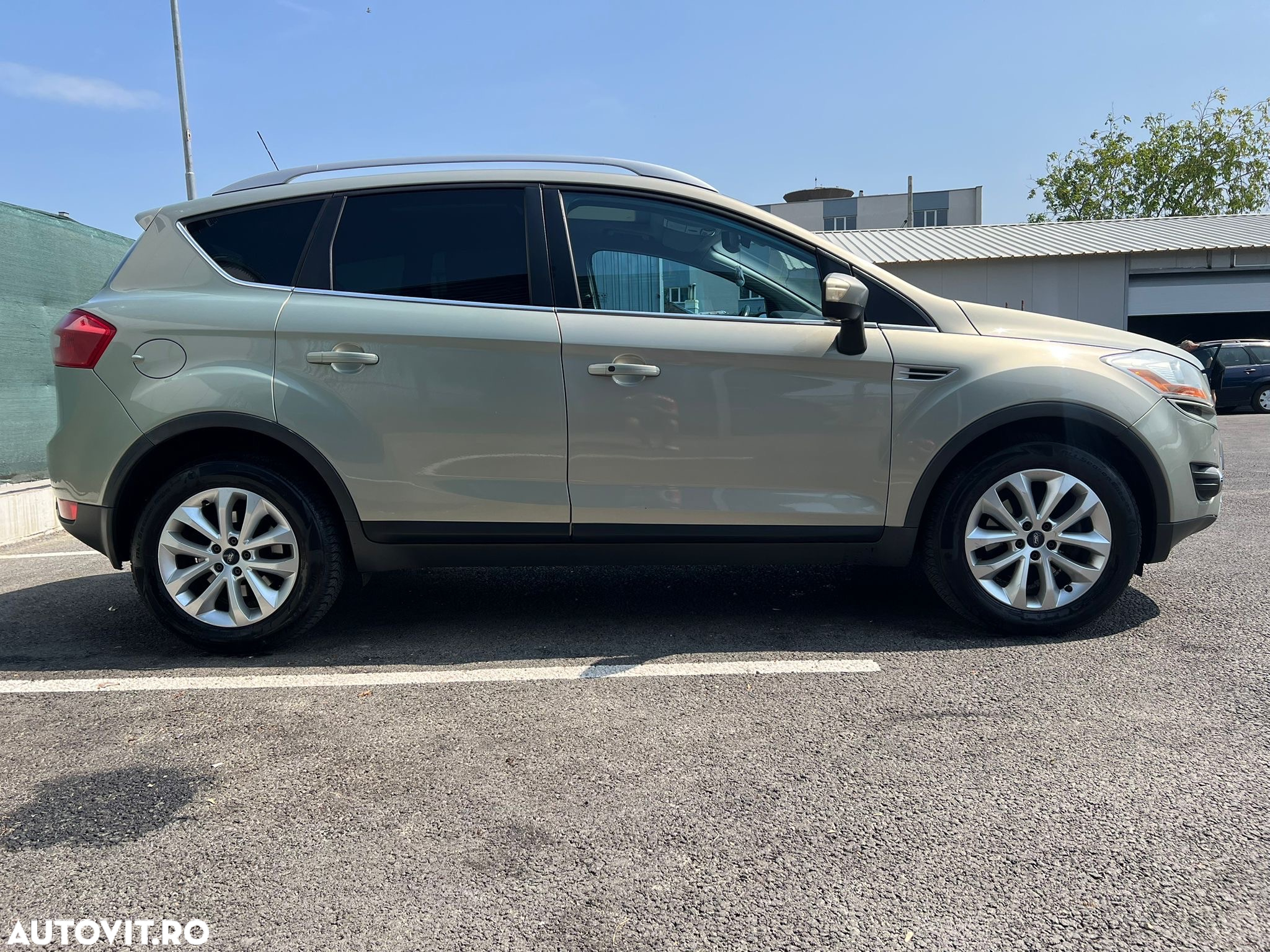 Ford Kuga - 3
