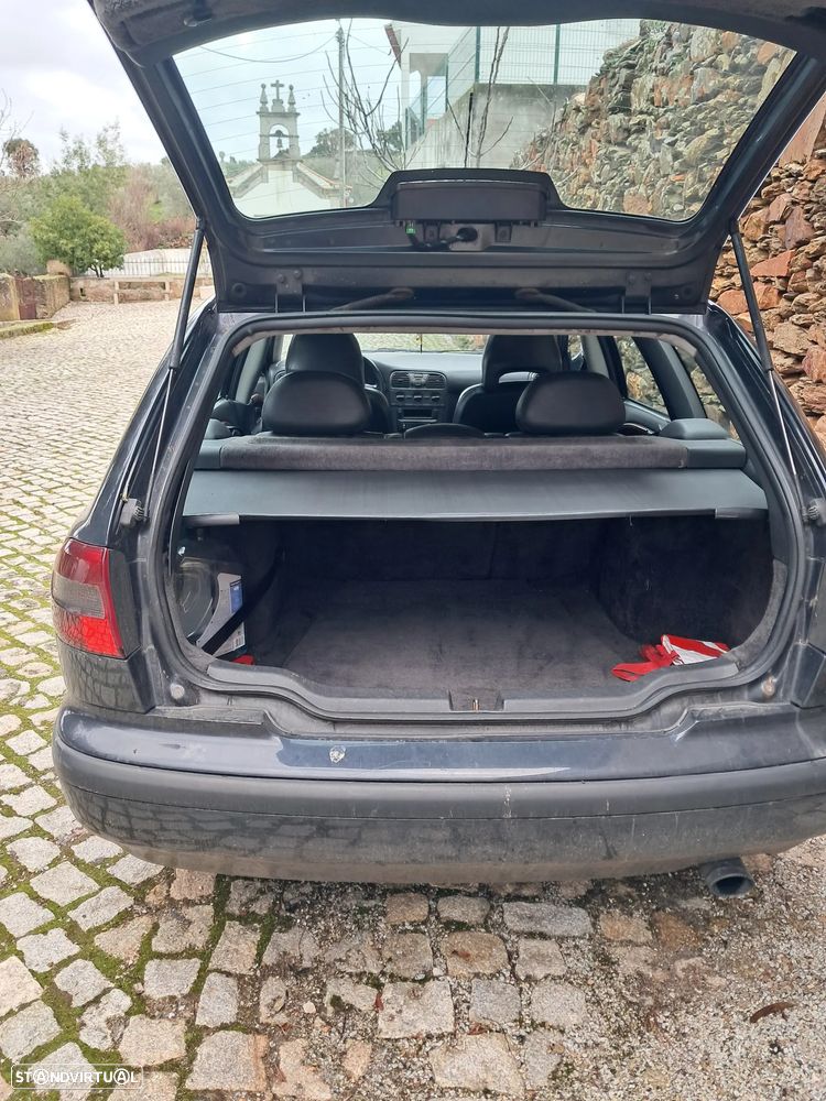 Volvo V40 Cross Country - 12