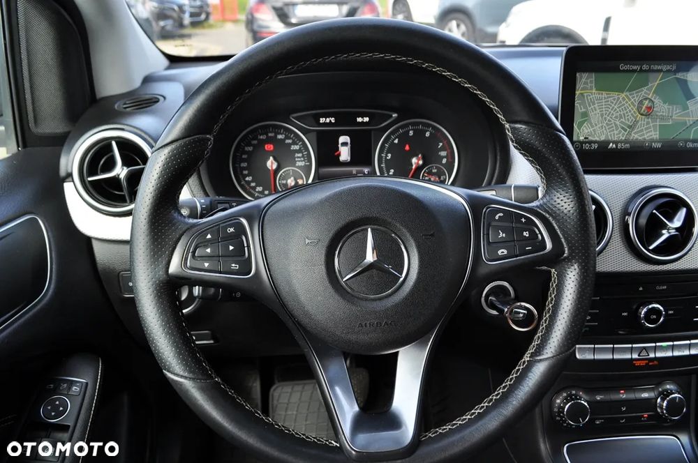 Mercedes-Benz Klasa B 200 7G-DCT UrbanStyle Edition - 25