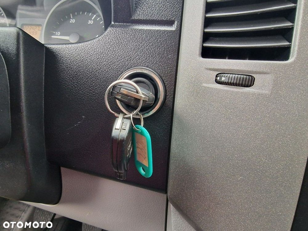 Mercedes-Benz Sprinter - 9