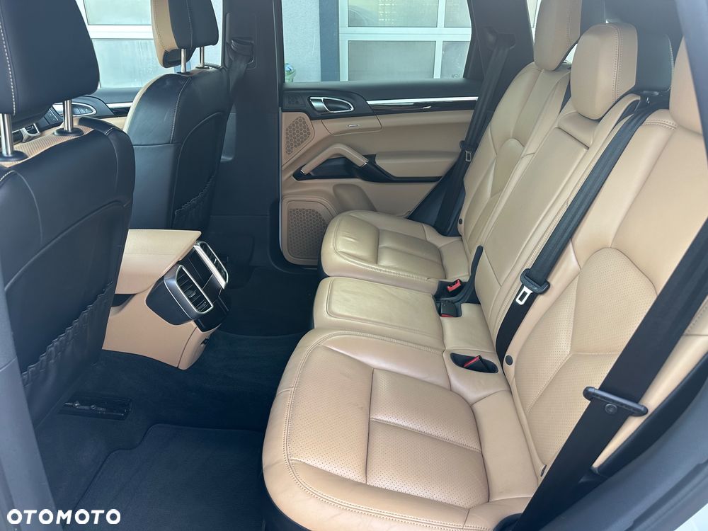 Porsche Cayenne Diesel Platinum Edition - 30