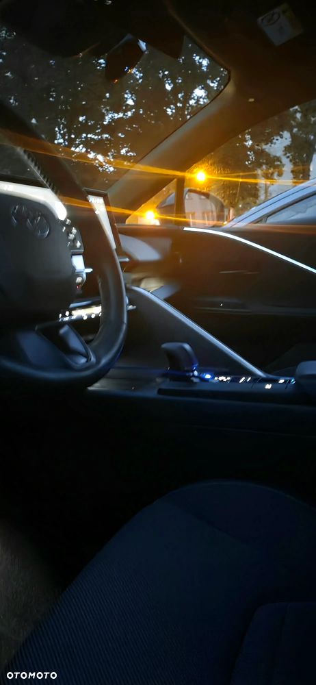Toyota C-HR 2.0 Hybrid Dynamic Force Executive - 17