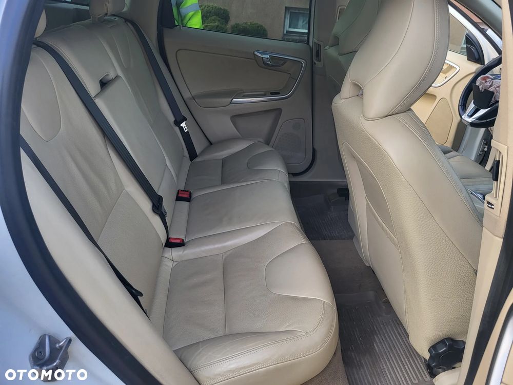 Volvo XC 60 2.4D AWD - 18