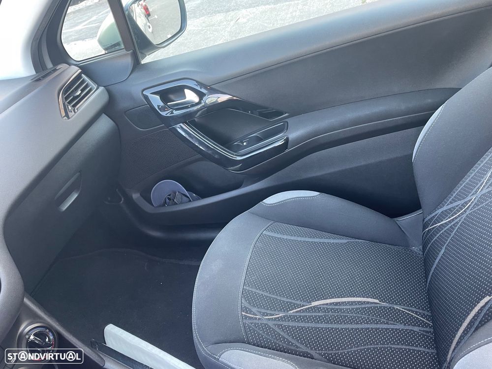 Peugeot 208 1.4 HDi Access - 9