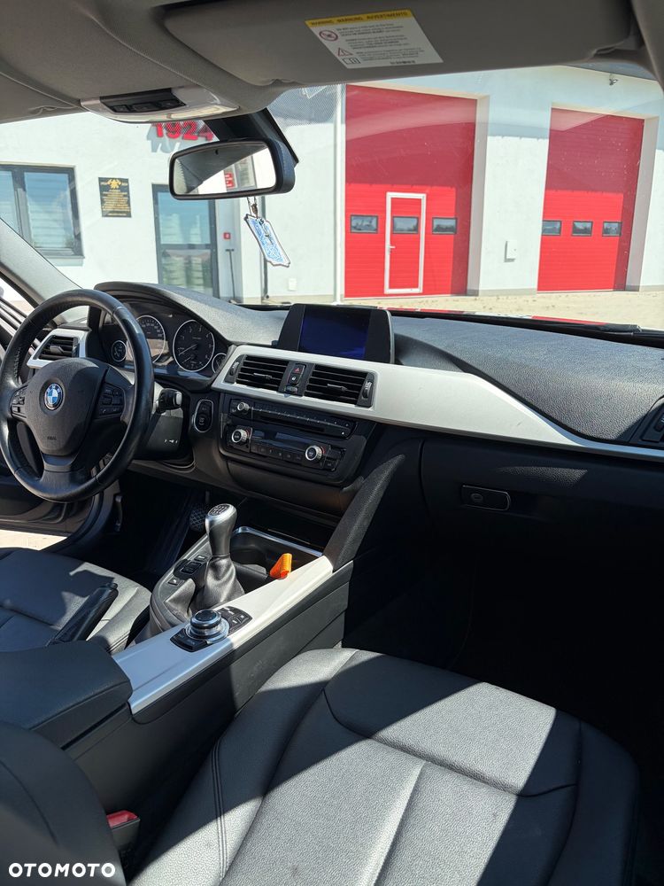 BMW Seria 3 318d Modern Line - 11