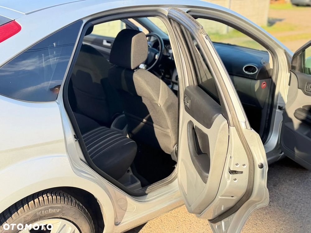 Ford Focus 1.6 16V Style - 33