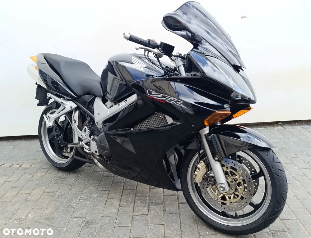 Honda VFR - 8