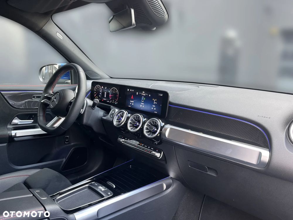 Mercedes-Benz GLB - 14