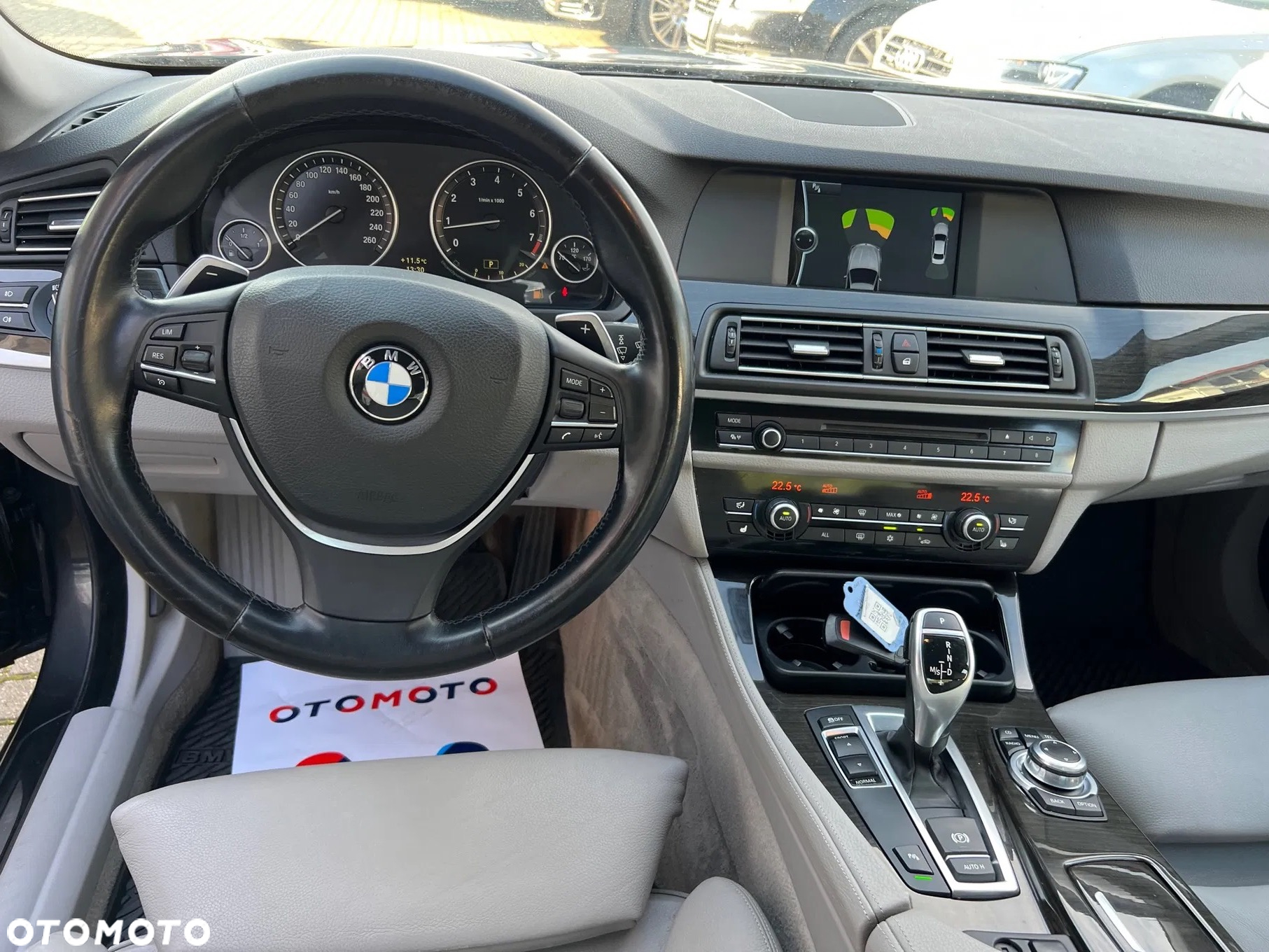 BMW Seria 5 523i Sport-Aut - 11