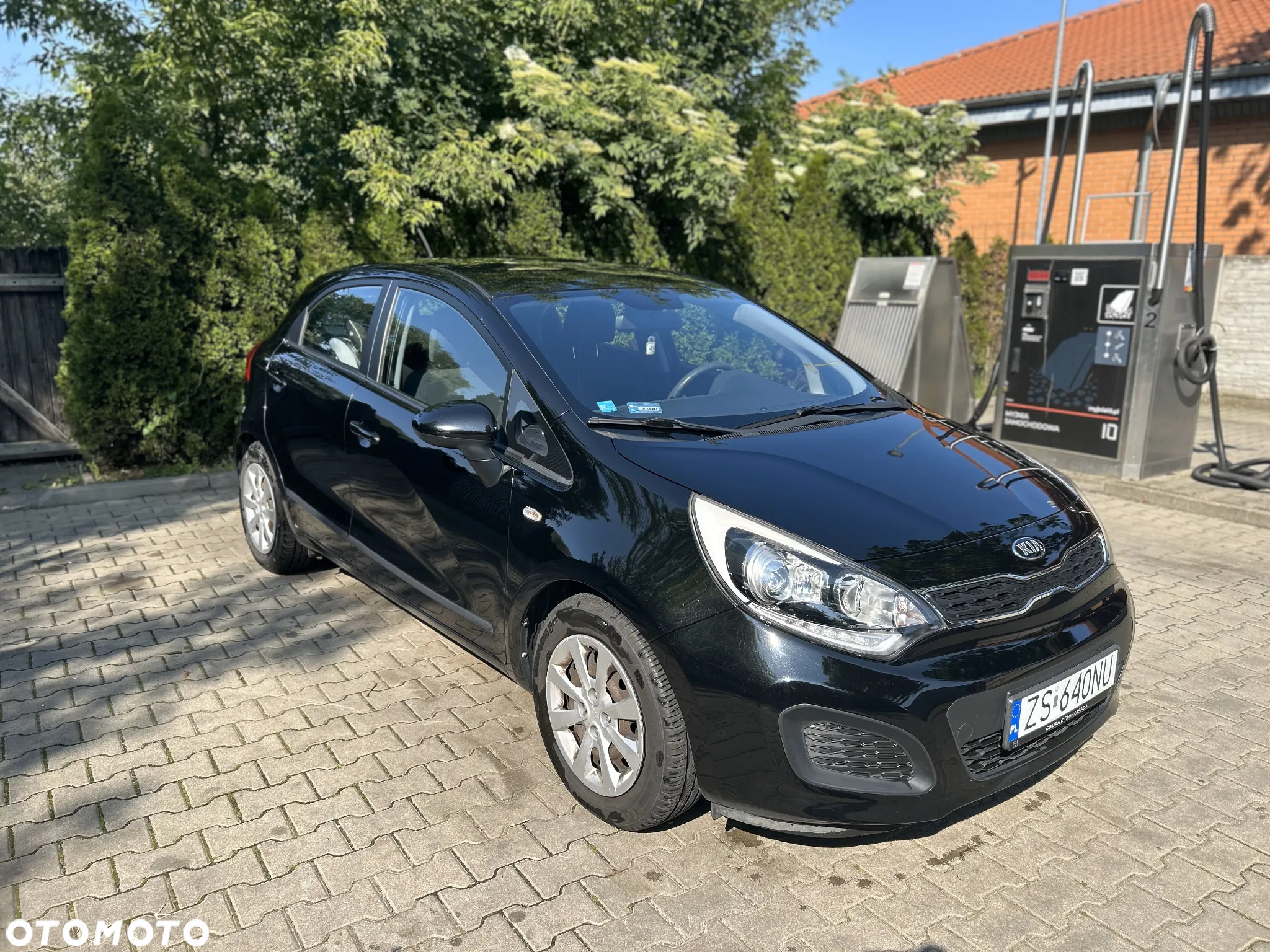 Kia Rio 1.4 L - 5