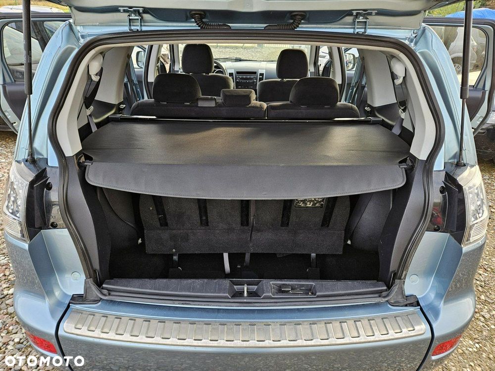 Mitsubishi Outlander - 22