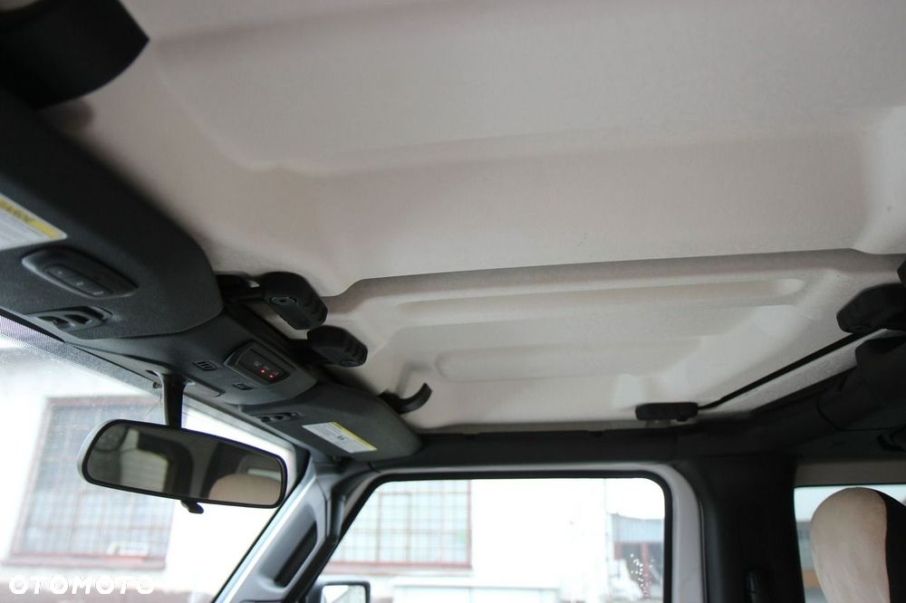 Jeep Wrangler - 30