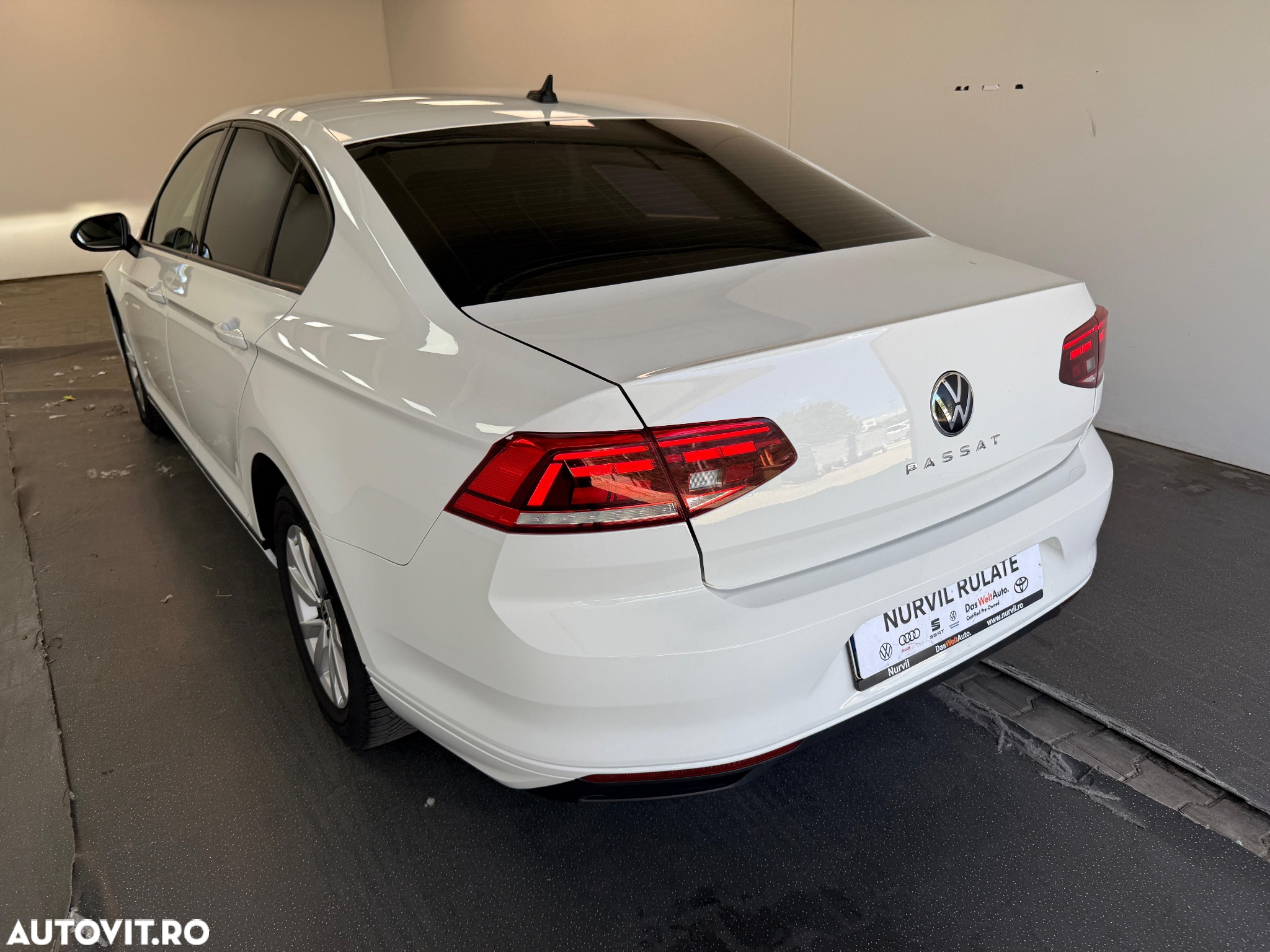 Volkswagen Passat 2.0 TDI DSG Advance - 12