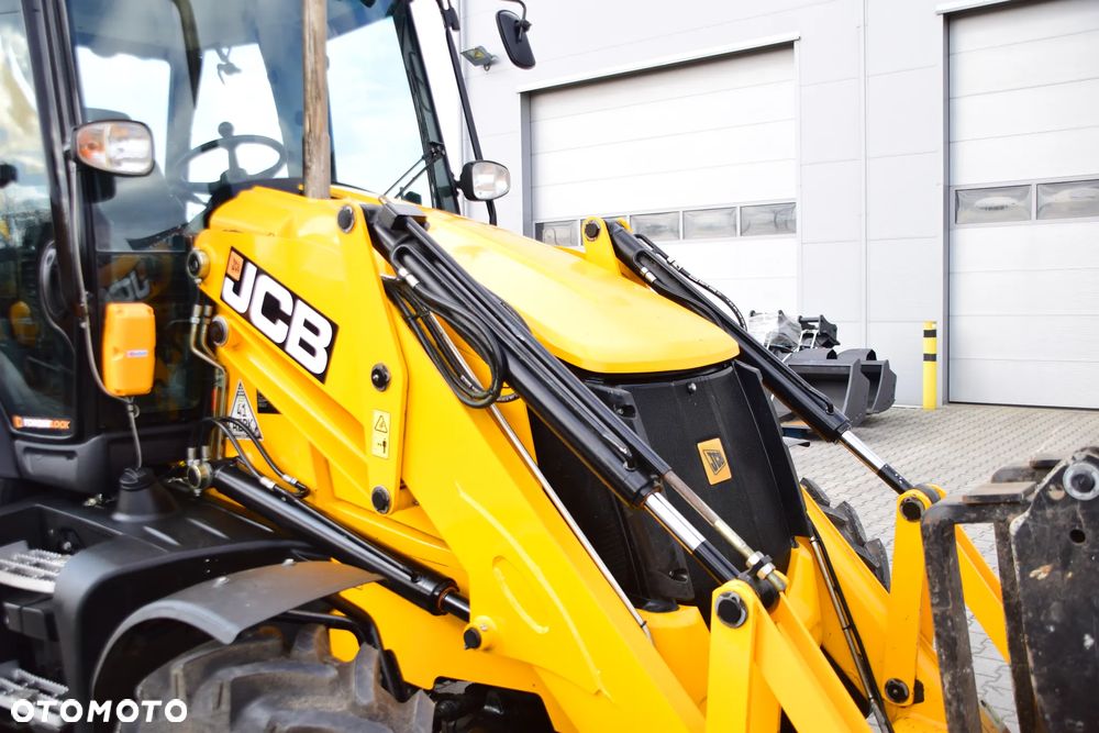 JCB 3CX Sitemaster TURBO 4x4 Torquelock - 17