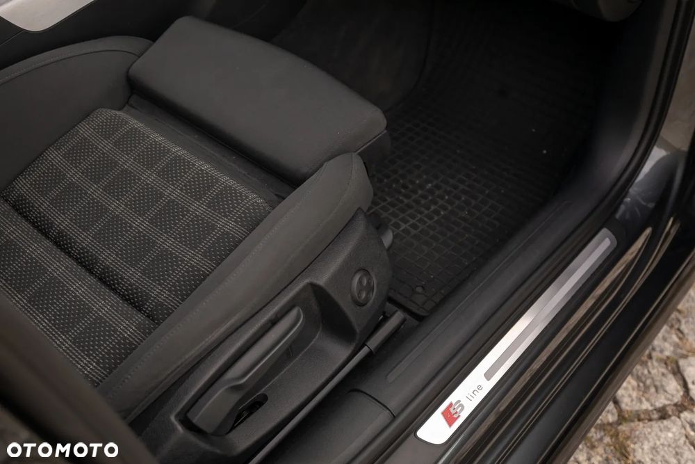 Audi A4 Avant - 32