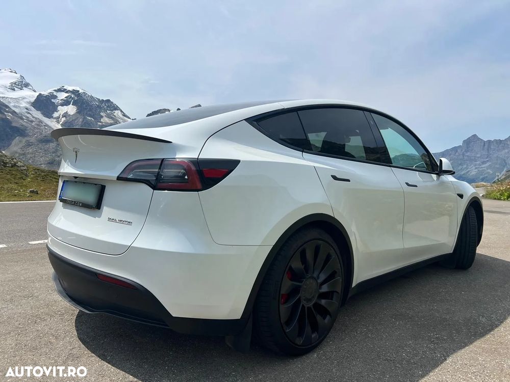Tesla Model Y Performance Dual Motor AWD - 6