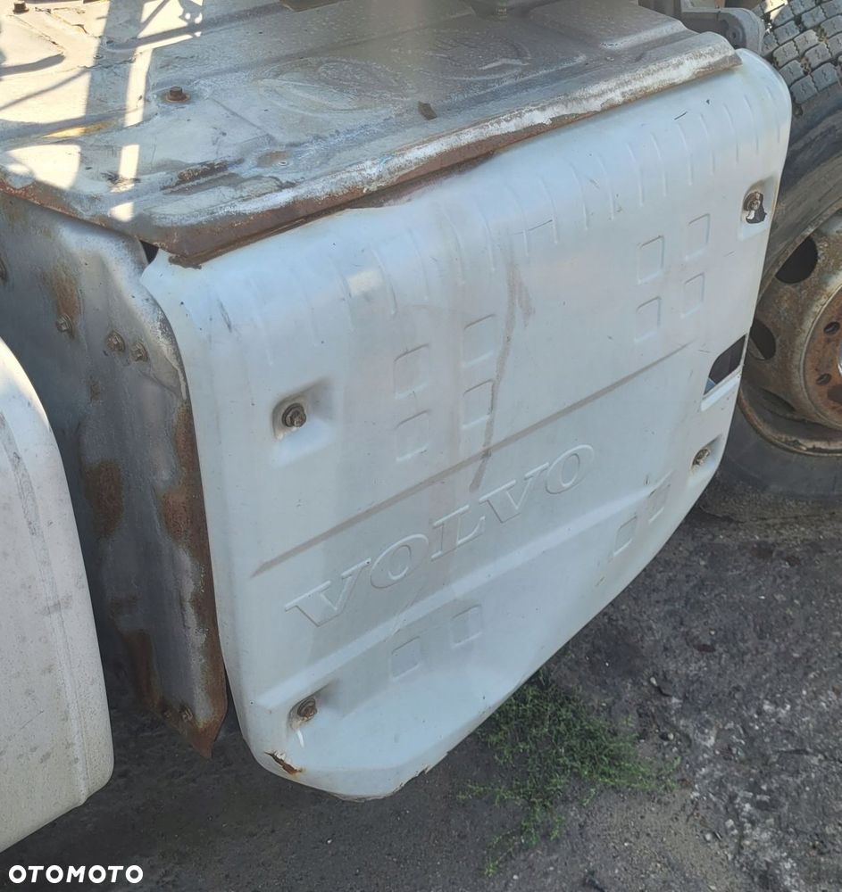 WYDECH / KATALIZATOR / TŁUMNIK VOLVO FH 4 22495989 - 1