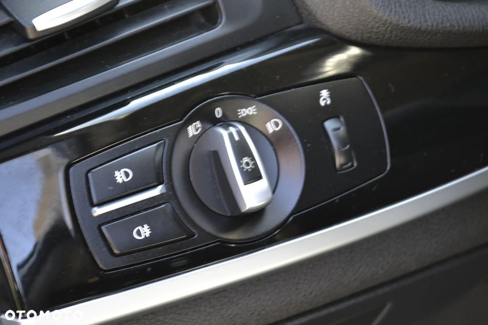 BMW X3 xDrive20d xLine - 28