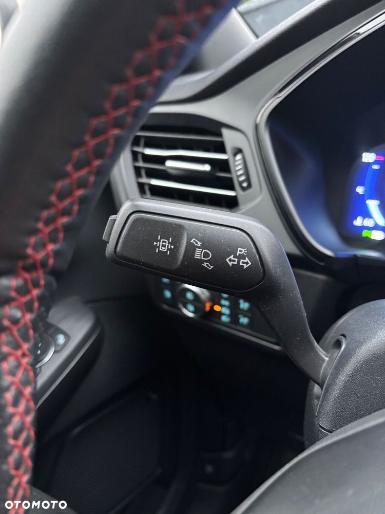 Ford Kuga 2.5 Duratec PHEV ST-LINE X - 25