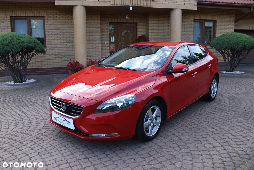 Volvo V40 D2 Momentum - 1