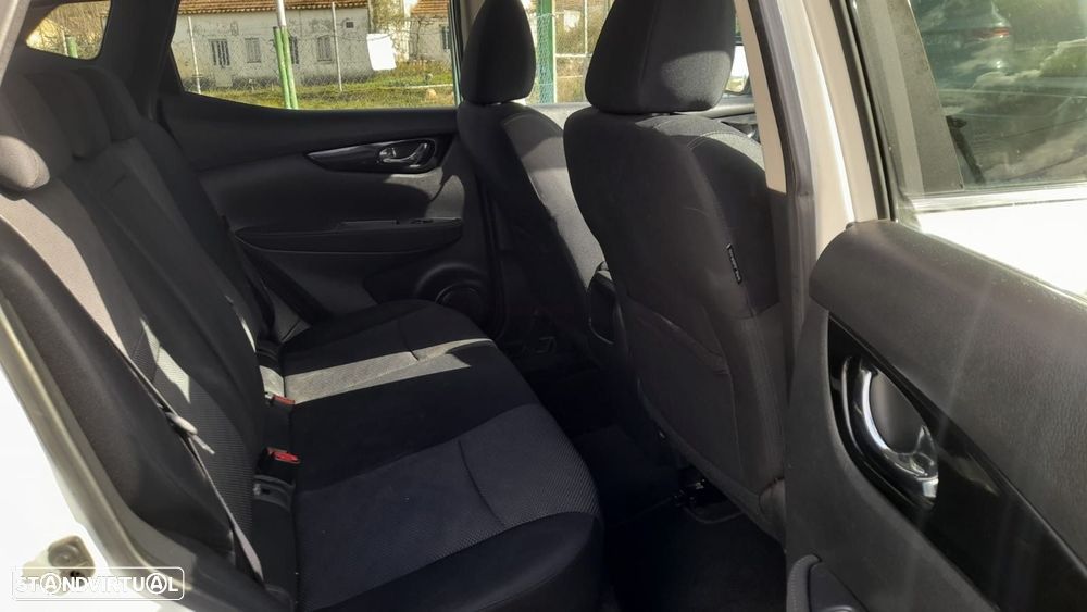 Nissan Qashqai 1.6 dCi N-Connecta - 11