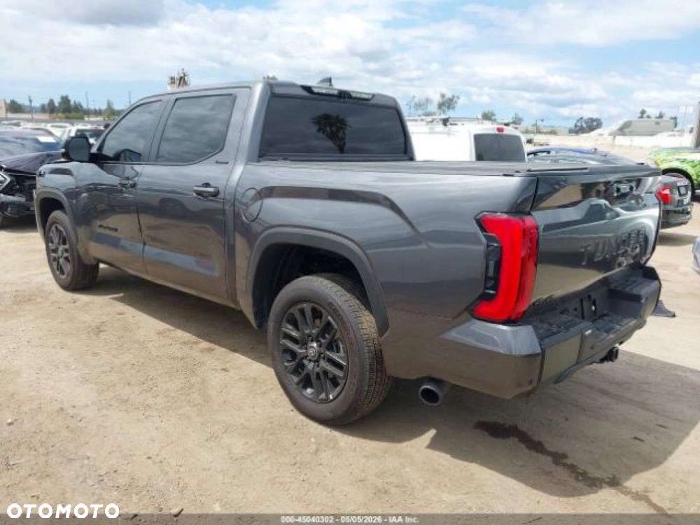 Toyota Tundra - 4