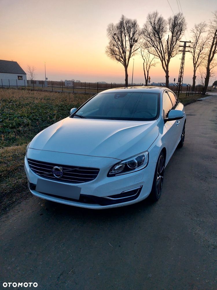 Volvo S60 D4 Drive-E R-Design Momentum - 4