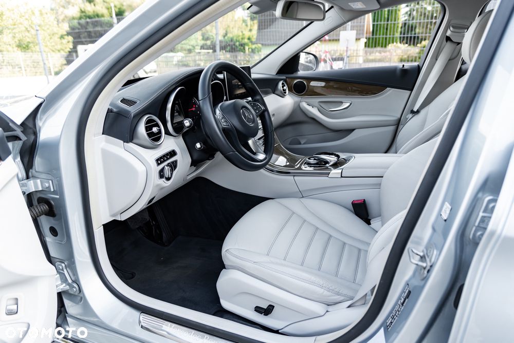 Mercedes-Benz Klasa C 220 (BlueTEC) d 7G-TRONIC AMG Line - 20