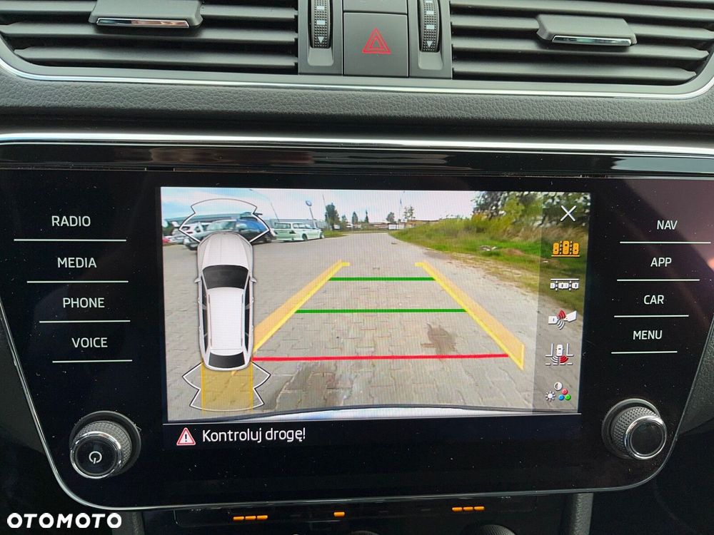 Skoda Superb 2.0 TDI SCR Style DSG - 33