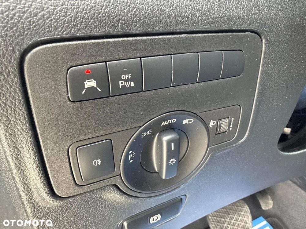 Mercedes-Benz VITO - 21