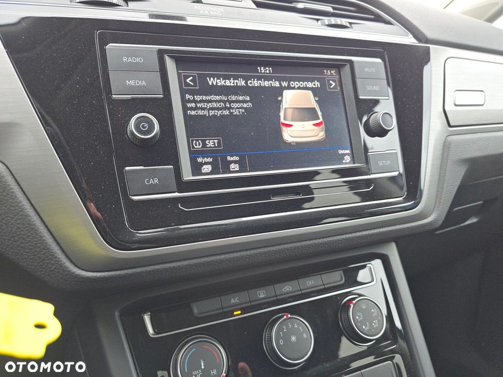 Volkswagen Touran - 16