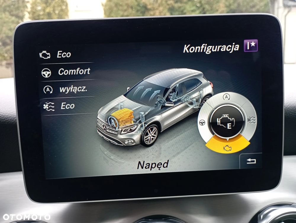 Mercedes-Benz GLA 220 4-Matic AMG Line - 26