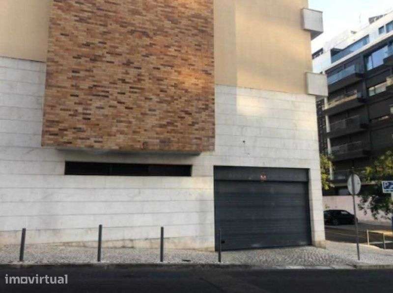 Lugar de Garagem Alto dos Moinhos - Grande imagem: 3/12