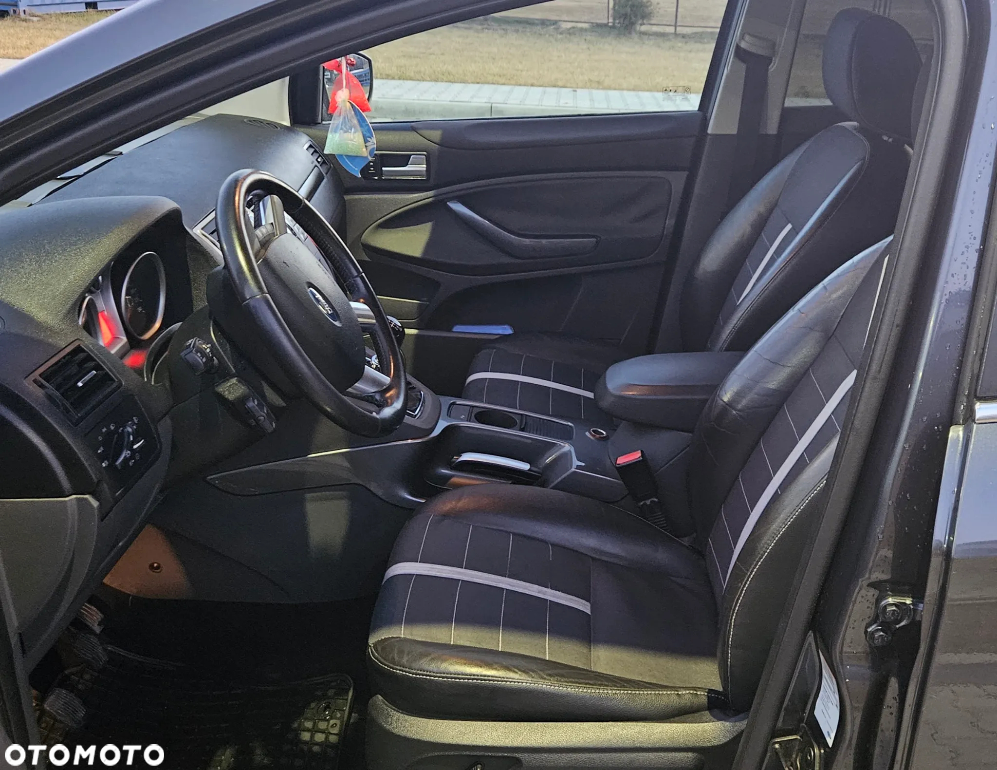 Ford Kuga 2.0 TDCi Titanium - 15