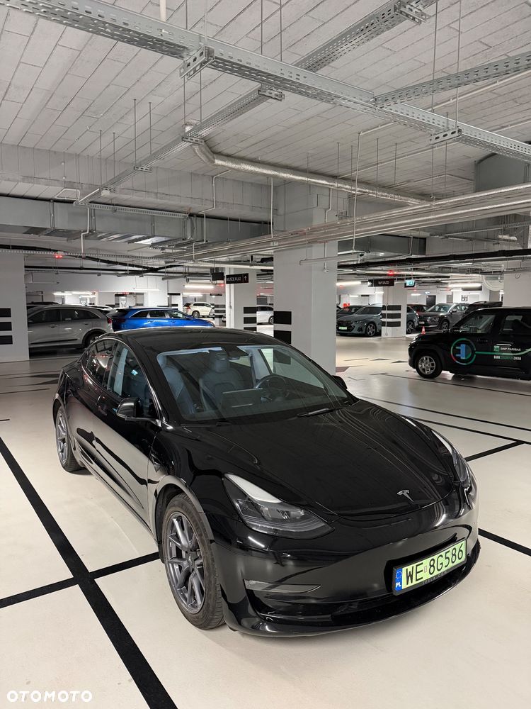 Tesla Model 3 - 3
