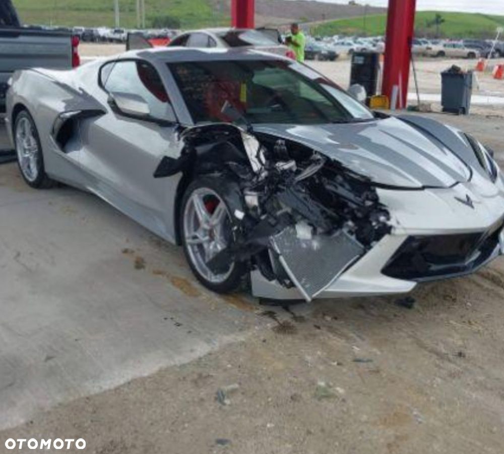 Chevrolet Corvette - 3
