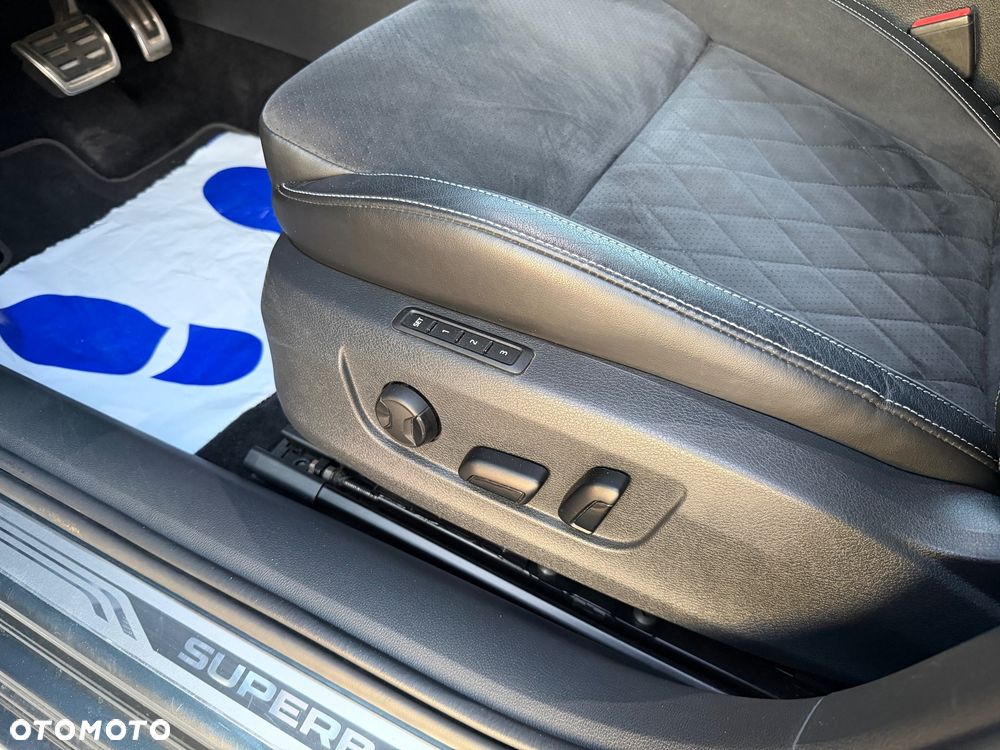 Skoda Superb 2.0 TDI Sportline DSG - 26