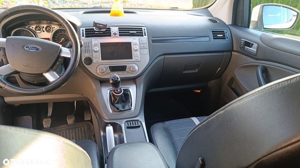 Ford Kuga 2.0 TDCi 2x4 Titanium - 14
