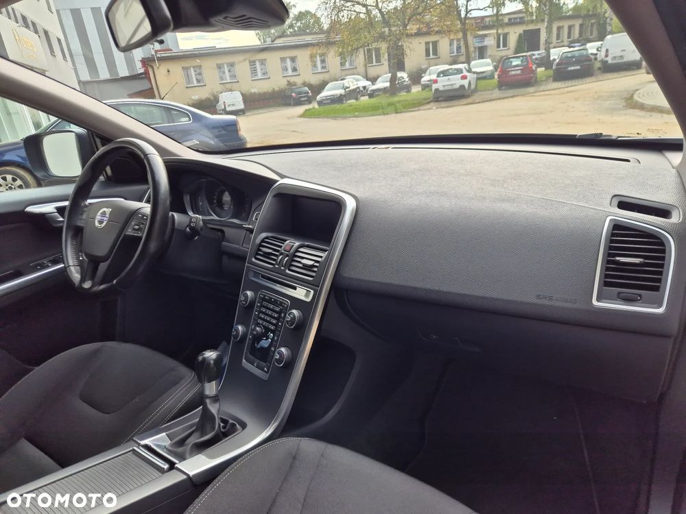 Volvo XC 60 D3 Momentum - 11